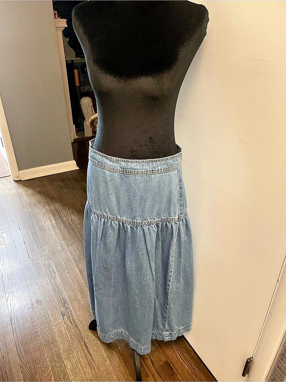 Time and Tru Tiered Denim Skirt Midi Skirt in Blue Size 8
